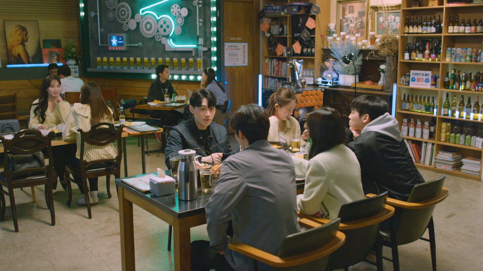 A screenshot from Love Too Easily.